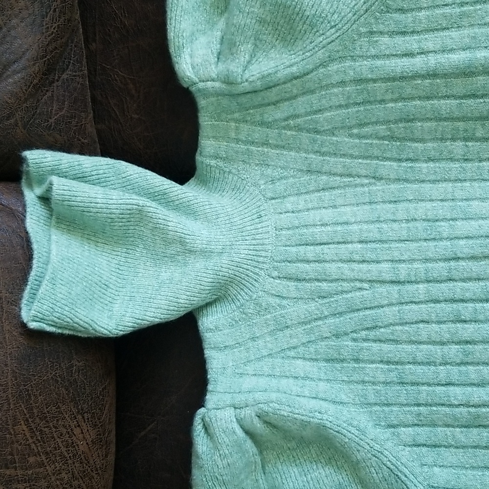 Cute Mango Light Green Princess Puffed Sleeve Barbie Crop Sweater XS